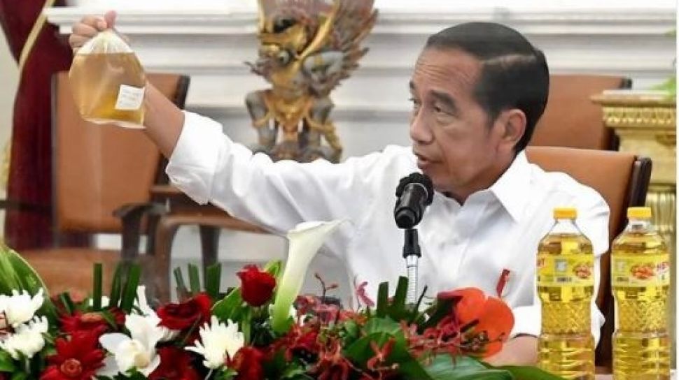 Jokowi Sempat Lihat Rak Kosong saat Cek Stok Minyak Goreng di Minimarket, Legislator PDIP ke Mendag: Kan Malu