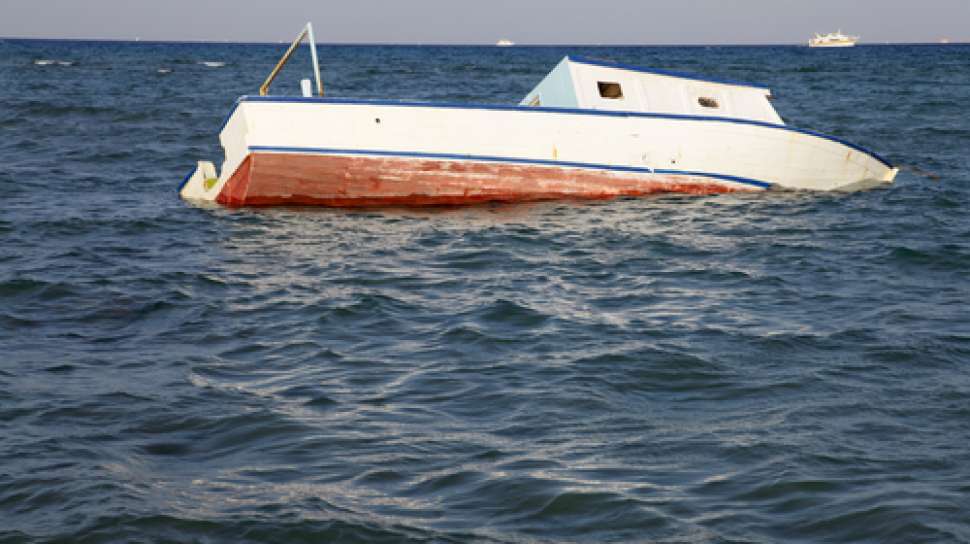 Kapal Mati Mesin Mau ke Kendari, Basarnas Evakuasi 12 Penumpang