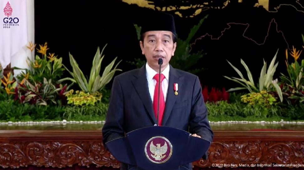 Jokowi Salurkan BLT Minyak Goreng Rp 300 Ribu untuk BPNT, PKH dan PKL Penjual Gorengan