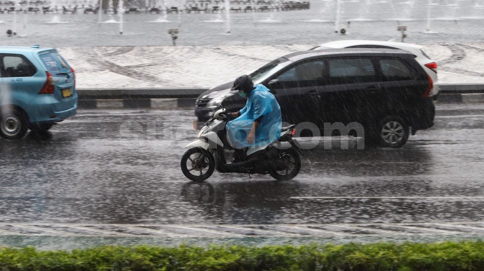 Prakiraan Cuaca Jakarta Hari Ini, Jakarta Selatan dan Jakarta Timur Diprakirakan Hujan Deras Disertai Petir