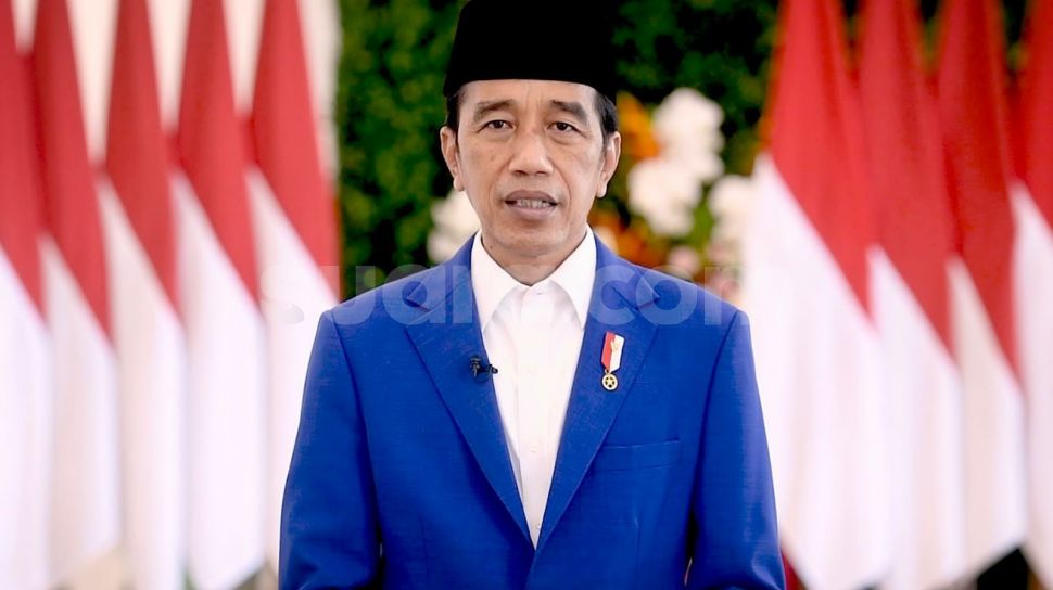 BEM UI Bikin Meme Video Jokowi Mundur di Tepi Tebing, Apa Artinya?