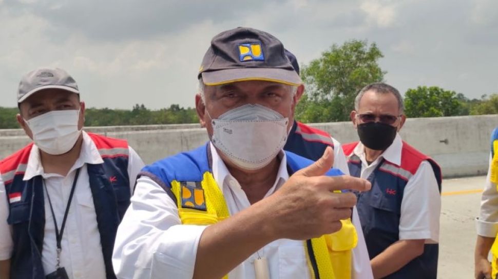 Menteri Basuki Terjun Langsung Cek Penanganan Banjir Rob di Semarang