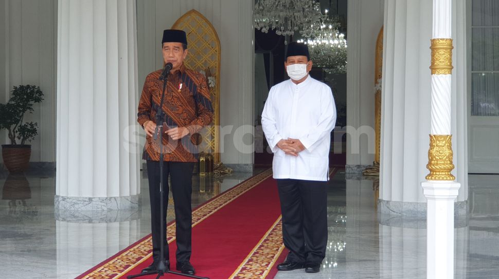 Jokowi Larang Makan-Makan di Halal Bihalal Lebaran, Momen Santap Opor Bareng Prabowo Diungkit Lagi
