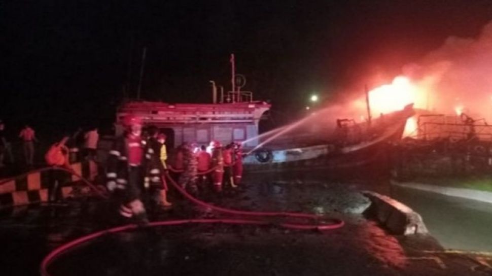 Kronologi Kebakaran 45 Kapal di Dermaga Cilacap, Berawal dari Suara Ledakan