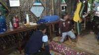 Rombongan Motor Pemudik Tertimpa Longsor Tebing di Cianjur, Satu Balita Tewas