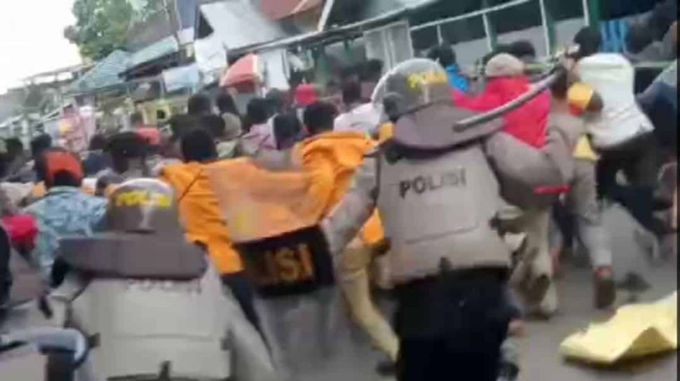 Seorang Mahasiswa Uncen Diduga Tertembak Peluru Karet Saat Demo Tolak Daerah Otonomi Baru Papua